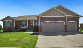 504 W Palmer Cir, Aberdeen, SD 57401