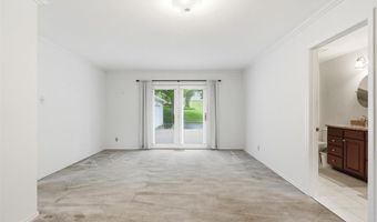 259 White Tree Ln, Ballwin, MO 63011