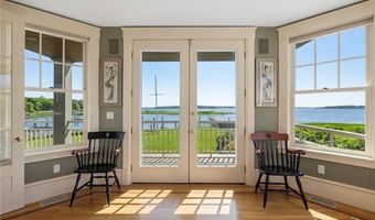 9 Hope St, Bristol, RI 02809