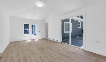 136 Pacific Ave, Beachwood, NJ 08722