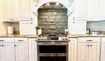 922 Meadowlake Ct, Bedford, IN 47421