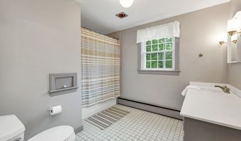 69 King Rd, Bedford, NH 03110
