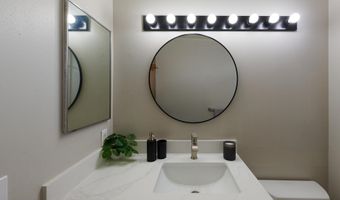 56 Kunihi Ln 323, Kahului, HI 96732