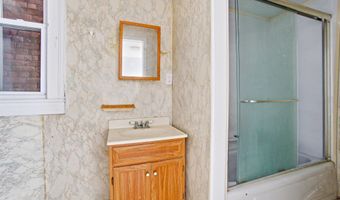 13 COTTAGE St, Bayonne, NJ 07002