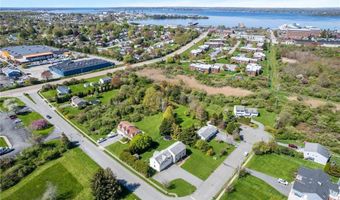 136 Corporate Pl, Middletown, RI 02842