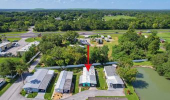 56 Leisure Dr, Auburndale, FL 33823