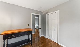 24 Ken Oaks Dr, Danbury, CT 06810