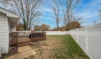 704 Woodrun Dr, Ballwin, MO 63021