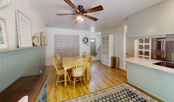 947 3RD St, Brookings, OR 97415