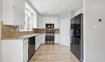 7035 KINGS MANOR Dr, Alexandria, VA 22315