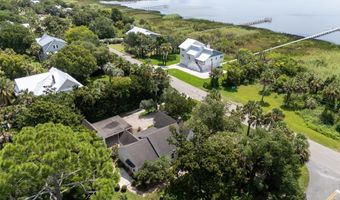 145 Bay Ave, Apalachicola, FL 32320