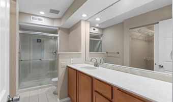927 Claytonbrook Dr 3, Ballwin, MO 63011