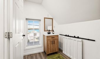 109 5th St, Aurora, IN 47001