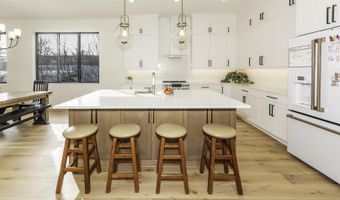 1858 Upland Dr, Ann Arbor, MI 48105