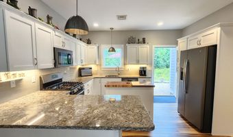 7 Great Hill Ln, Arundel, ME 04046