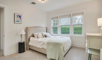 93 Meeting House Ln, Amagansett, NY 11930
