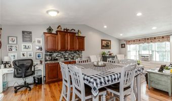10 Pembroke Dr, Johnston, RI 02919