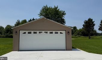 104 LAKE FRONT Dr, Dover, DE 19904