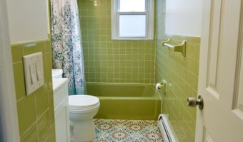 45 E 51ST St, Bayonne, NJ 07002