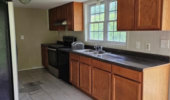656 Water St, Bakersville, NC 28705