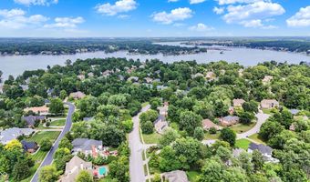 9015 Admirals Pointe Dr, Indianapolis, IN 46236