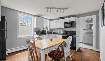 12 Callender Ave, Newport, RI 02840