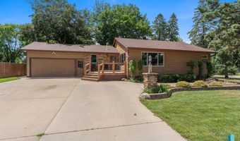 201 S 5th Ave, Brandon, SD 57005