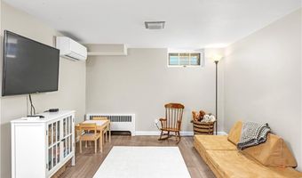 25 Marshall Way, East Providence, RI 02916