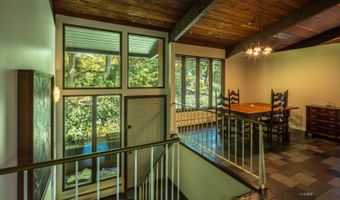 15 Angela St, Athens, OH 45701