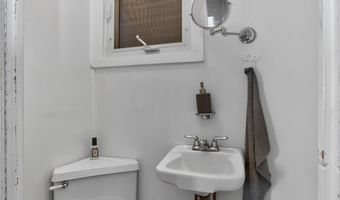 21 Western Ave, Albany, NY 12203