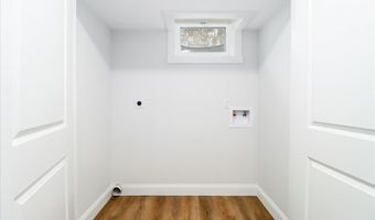 27 Long Meadow Ln, Bethel, CT 06801