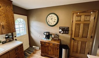 2207 SE 13th Ave, Aberdeen, SD 57401
