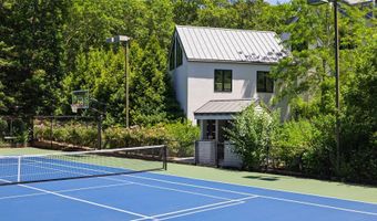 68 Fresh Pond Rd, Amagansett, NY 11930