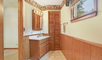 42385 N Woodbine Ave, Antioch, IL 60002