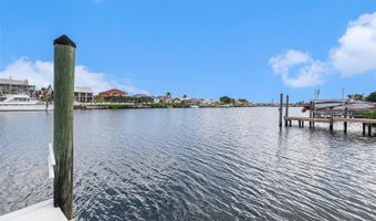 909 CHIPAWAY Dr, Apollo Beach, FL 33572