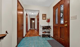 6926 Woodridge Dr, Avon, IN 46123