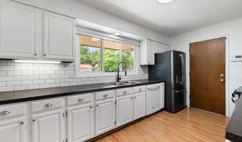 4034 Danbury St, Bel Aire, KS 67220