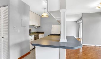 1 SILVERWOOD Cir 8, Annapolis, MD 21403