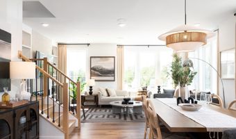 317 CALVERT Ave, Alexandria, VA 22301