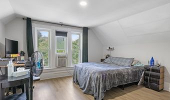 81 Main St, Raymond, NH 03077