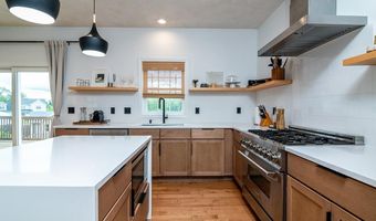 243 Simmonsville Ave, Johnston, RI 02919