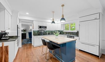 9225 ALDERSHOT Dr, Bethesda, MD 20817