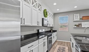 945 W Calle Sauce Blanco, Sahuarita, AZ 85629