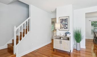1439 Greenfield Crossing Ct, Ballwin, MO 63021