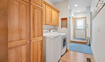536 E Shore Dr, Adirondack, NY 12808