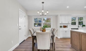 76 Maple St, Beachwood, NJ 08722