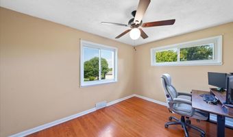 102 Hillcrest Rd, Aurora, IN 47001