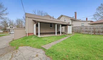 1073 Parkside Dr, Alliance, OH 44601