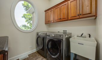660 Birch Hollow Dr, Antioch, IL 60002
