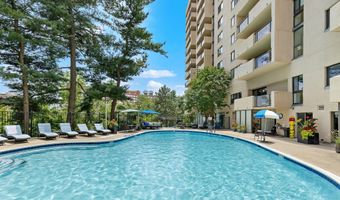 1101 S ARLINGTON RIDGE Rd 214, Arlington, VA 22202
